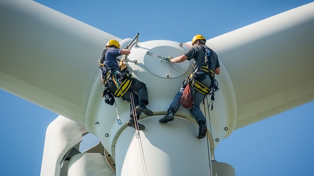 US and UK take steps to reskill workers for the energy transition image