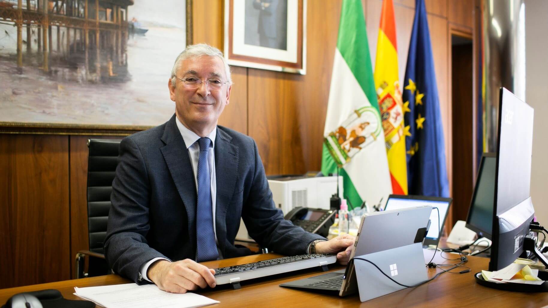 Head and shoulders photo of Director of the Port Authority of Huelva, gnacio Alvarez-Ossorio