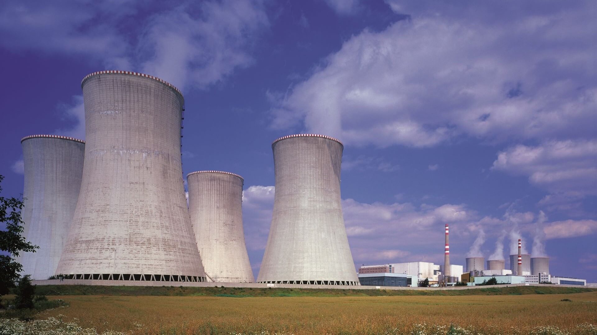 Chimney stacks at the Dukovany power plant