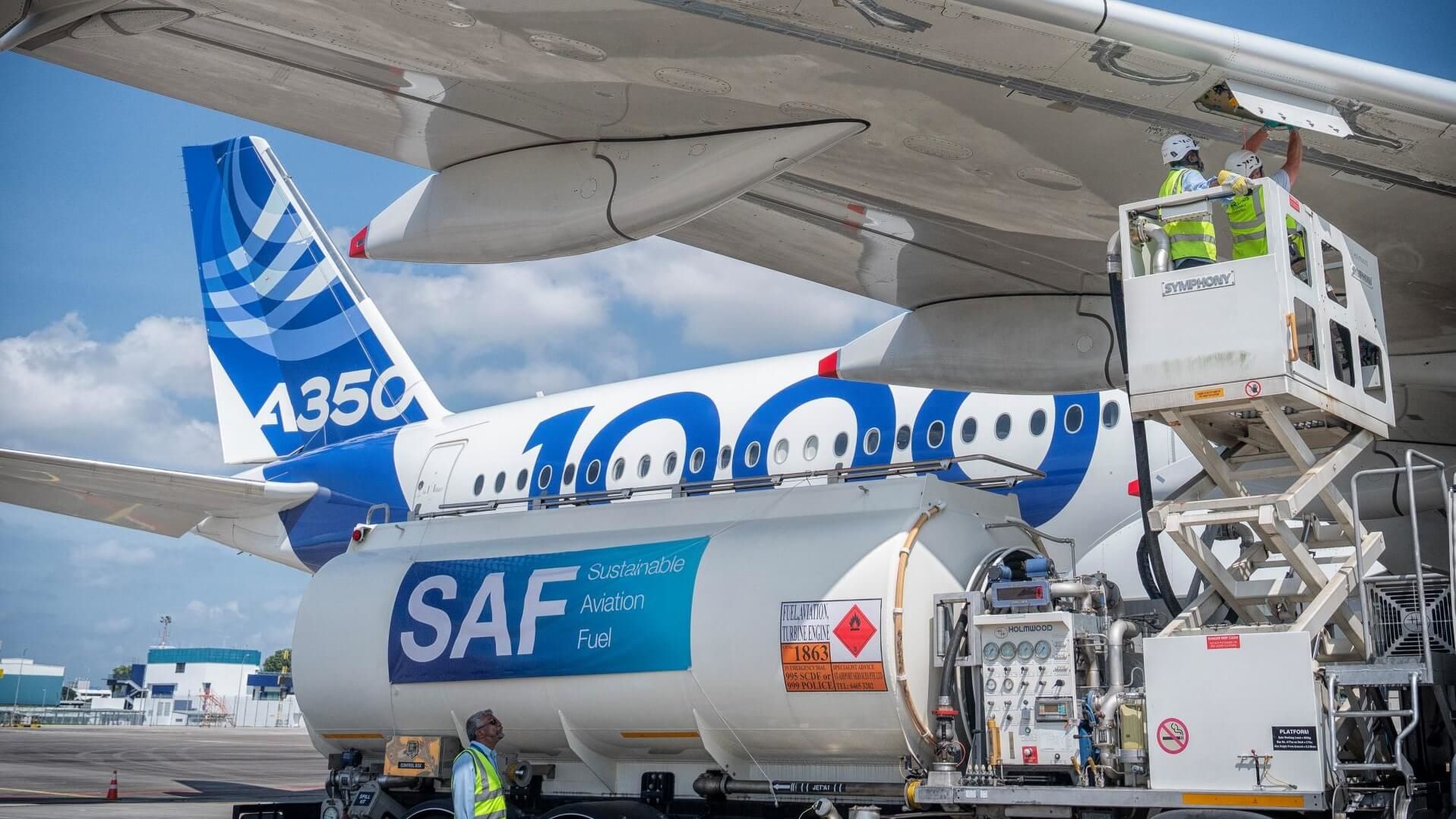 Airbus A350 during refuelling with SAF