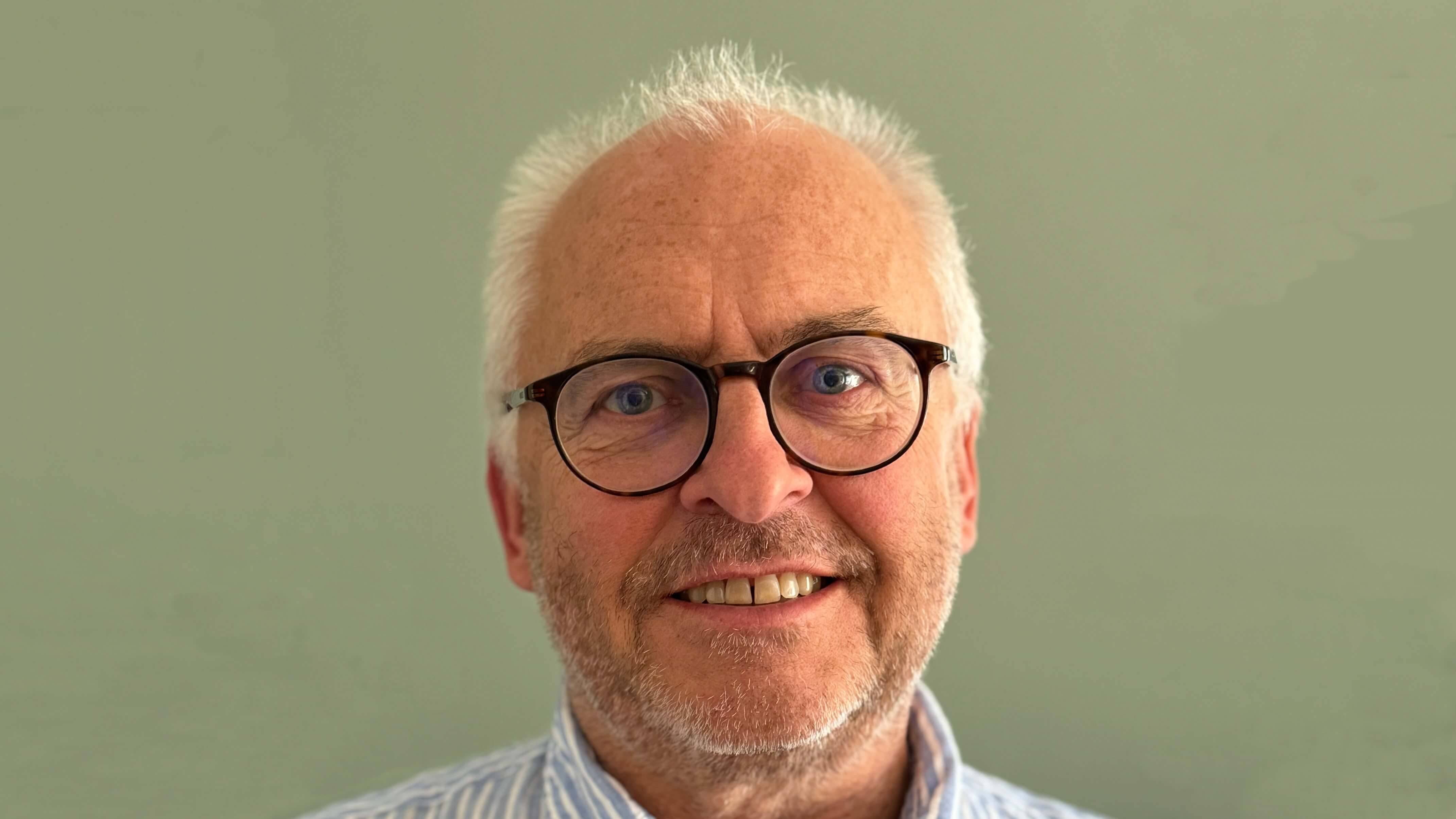 Head and shoulders photo of Professor Toby Peters, University of Birmingham